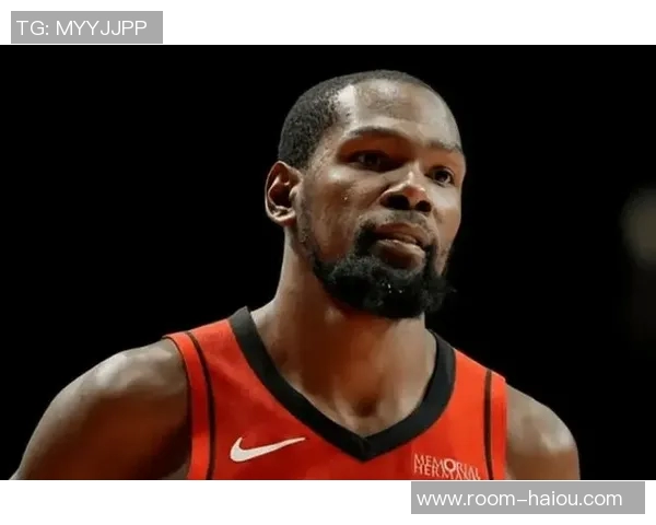 杜兰特三节表现抢眼15投8中贡献22分5篮板1助攻2盖帽第三节状态略有下滑